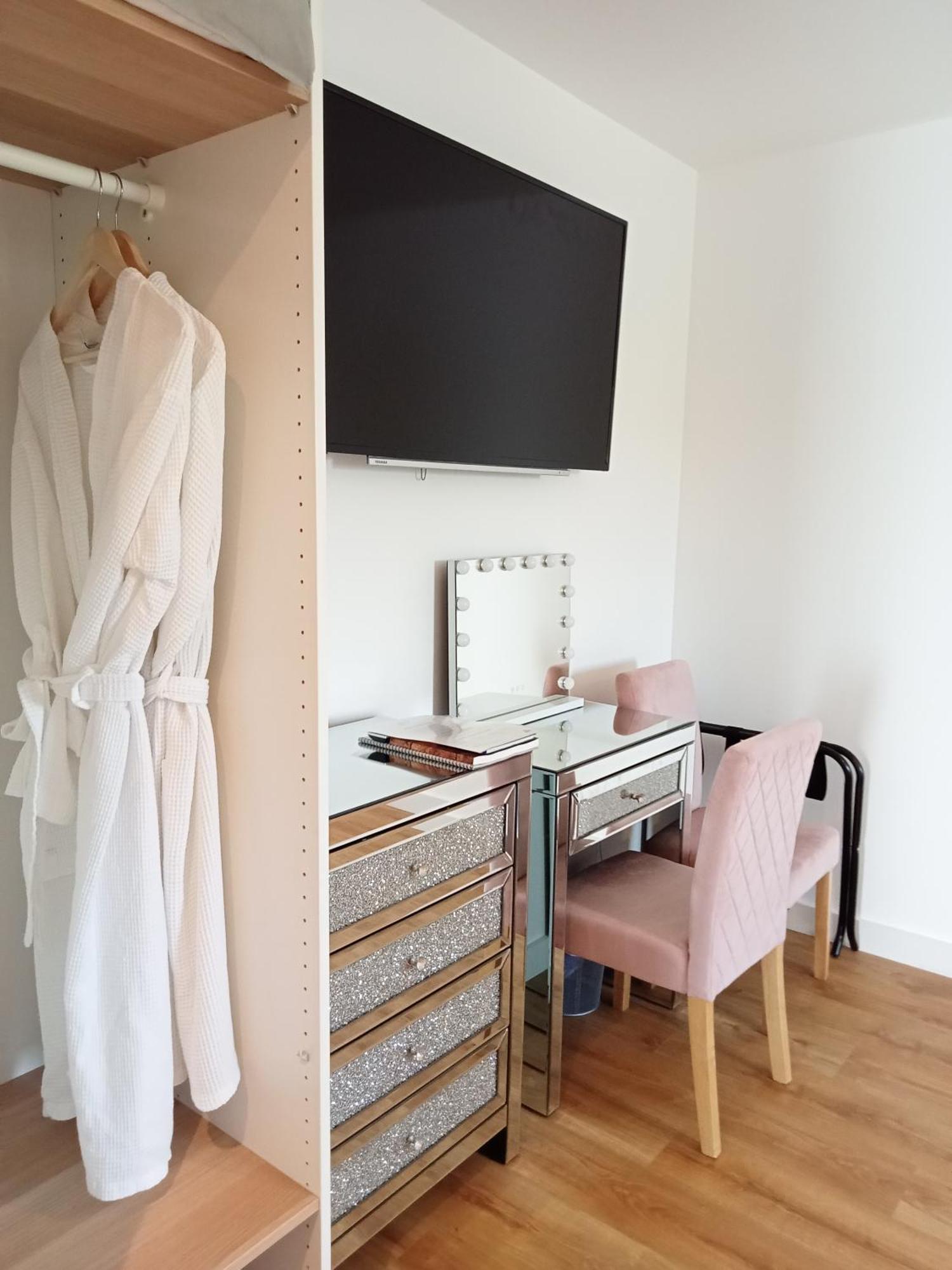 Flotnar Hus - Ensuite Rooms 케이스 객실 사진